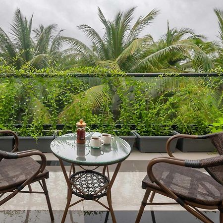 Villa Sereno By Stayvista - An Elegant And Entertaining Retreat Featuring A Swimming Pool, Outdoor Jacuzzi, Modern Interiors, And A Snooker Table Alībāg Exteriör bild