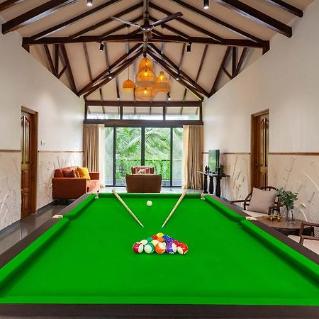 Villa Sereno By Stayvista - An Elegant And Entertaining Retreat Featuring A Swimming Pool, Outdoor Jacuzzi, Modern Interiors, And A Snooker Table Alībāg Exteriör bild