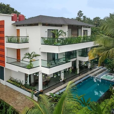 Villa Sereno By Stayvista - An Elegant And Entertaining Retreat Featuring A Swimming Pool, Outdoor Jacuzzi, Modern Interiors, And A Snooker Table Alībāg Exteriör bild