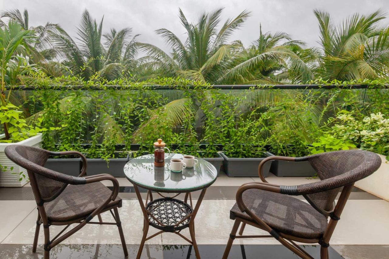 Villa Sereno By Stayvista - An Elegant And Entertaining Retreat Featuring A Swimming Pool, Outdoor Jacuzzi, Modern Interiors, And A Snooker Table Alībāg Exteriör bild