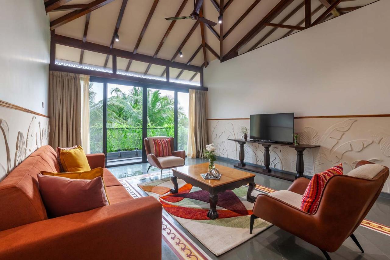 Villa Sereno By Stayvista - An Elegant And Entertaining Retreat Featuring A Swimming Pool, Outdoor Jacuzzi, Modern Interiors, And A Snooker Table Alībāg Exteriör bild