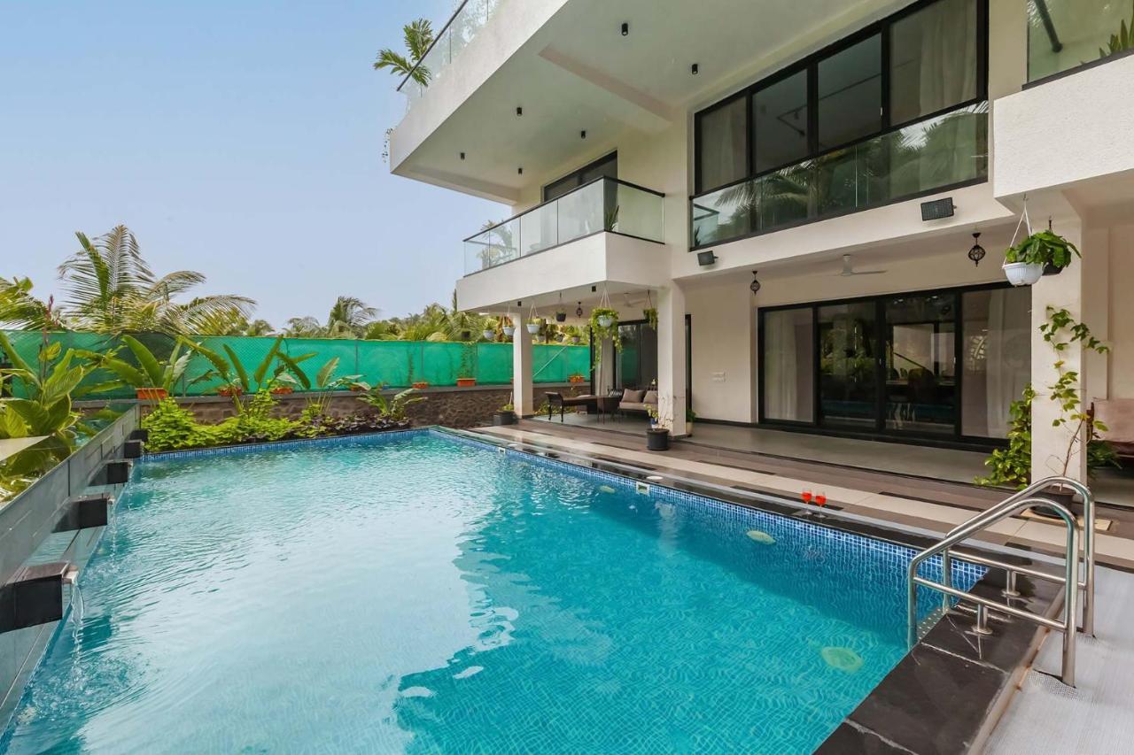 Villa Sereno By Stayvista - An Elegant And Entertaining Retreat Featuring A Swimming Pool, Outdoor Jacuzzi, Modern Interiors, And A Snooker Table Alībāg Exteriör bild