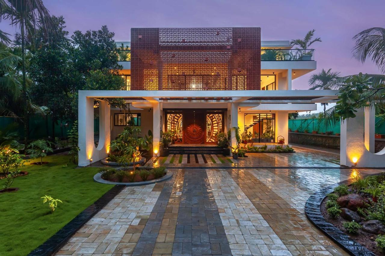Villa Sereno By Stayvista - An Elegant And Entertaining Retreat Featuring A Swimming Pool, Outdoor Jacuzzi, Modern Interiors, And A Snooker Table Alībāg Exteriör bild